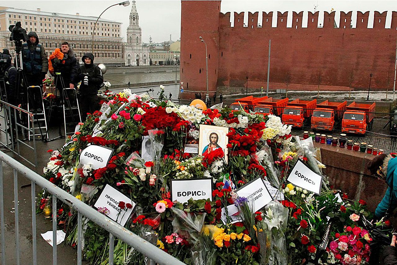 Nemtsov, Скотина Явлинский и Иисус из Назарета , которого сегодня благовоспоминает законопослушный марш Памяти.